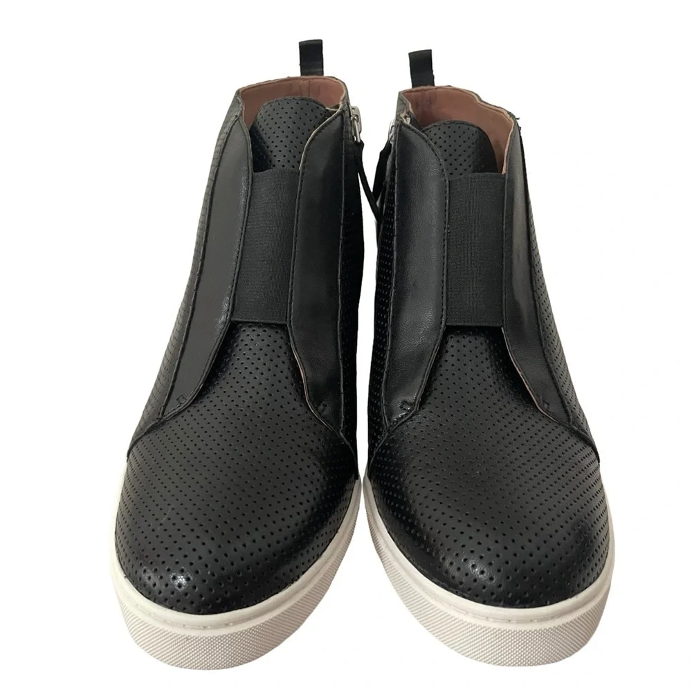 L.Paolo Black Wedge Ankle Boots